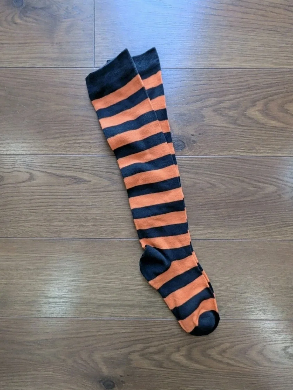 Witch Costume 4 Piece Set NIB Kids OSFM Orange Black Skirt Socks Hat Broom